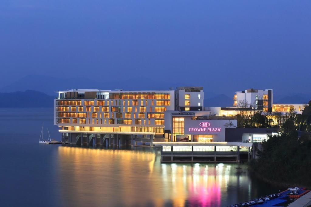 Crowne Plaza Huangshan Taiping Lake, An Ihg Hotel Dış mekan fotoğraf